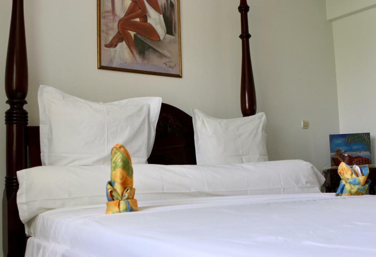 Bed & Breakfast 6 Suites Piscine Et Plage Pointe Faula Le Vauclin Exterior foto